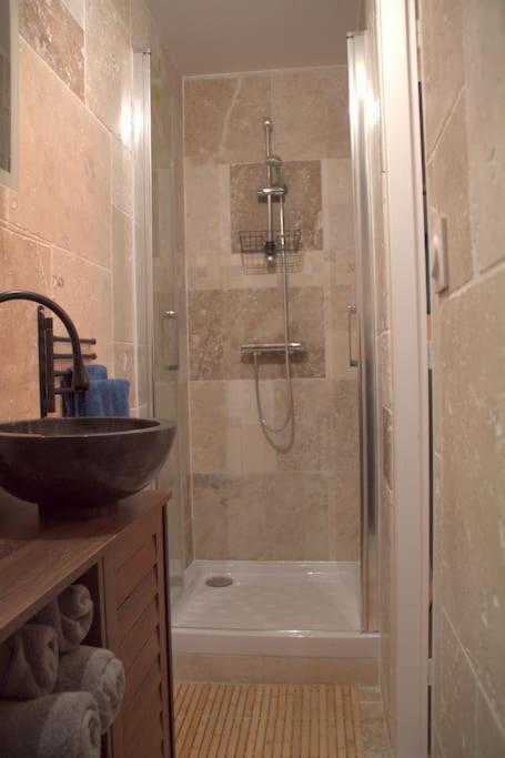 Logement Cosy - Proche Du Prado Bourges Exteriör bild